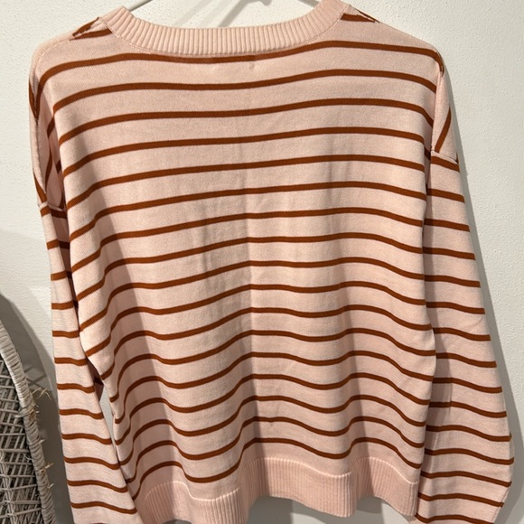 Garnet Hill sweater size medium - Picture 3 of 4